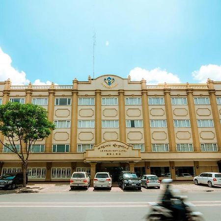 Le President Hotel Phnom Penh Exteriör bild